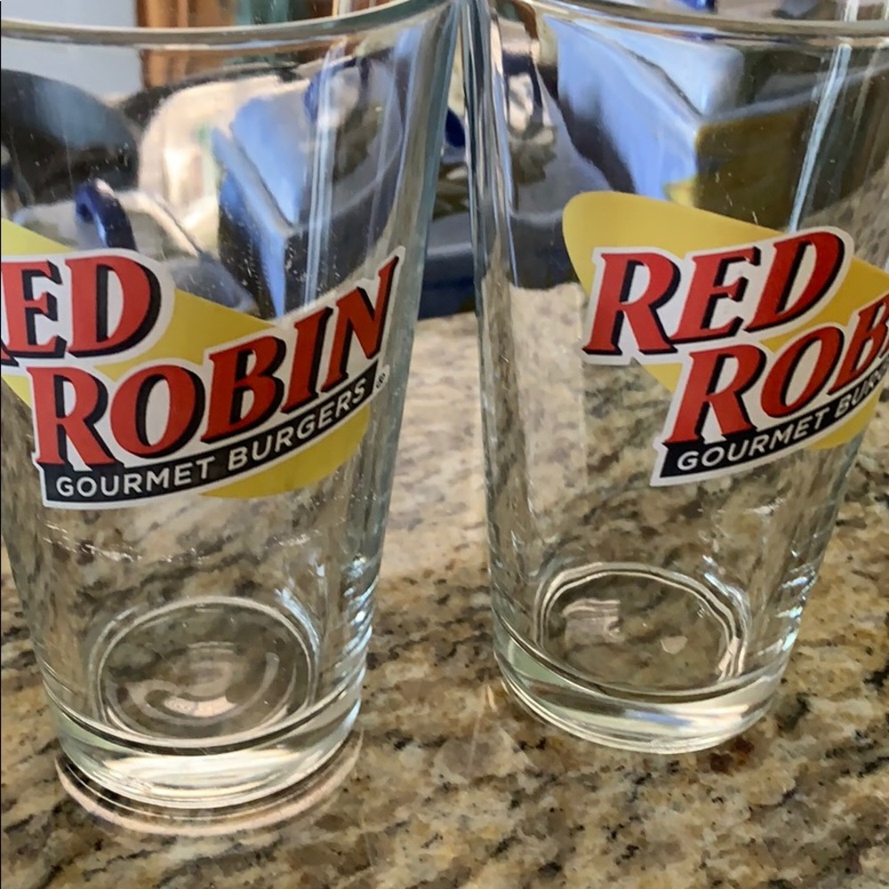 Red Robin pint glasses